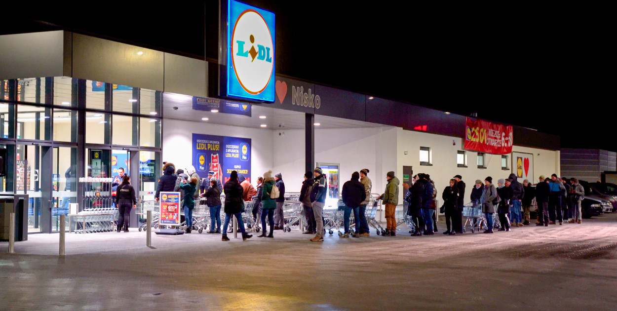 Szałowe otwarcie Lidla w Nisku: HotDog'i i opiekacze w centrum uwagi