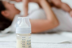 Groźna bakteria w mleku dla niemowląt. Nie podawaj dzieciom!-7743