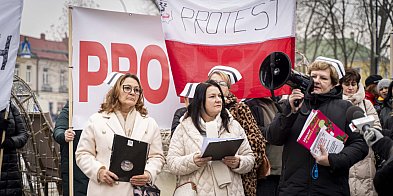 Protest w Nisku! Pracownicy szpitala wyszli na ulicę! -9736