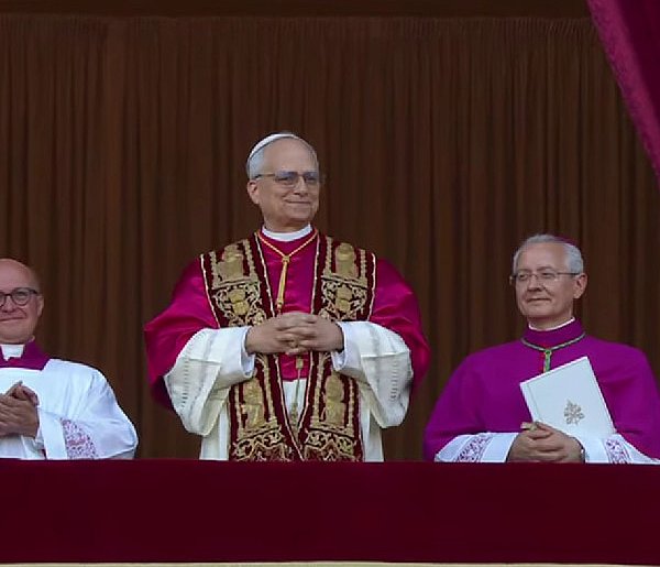 Nowy papież ukazał się światu. Takie przyjął imię!-10436