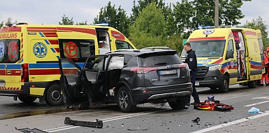 Wypadek w Zarzeczu: trzy osoby trafiły do szpitala-10643
