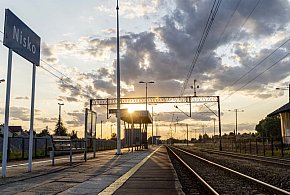 17-latek rzucił się pod pociąg-10673