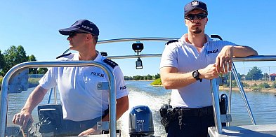 Policyjna łódź w służbie na Podwolinie-10752