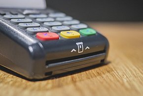 Zakaz sprzedaży i większy nadzór. Tych produktów nie kupią już nieletni-10783