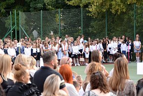 Nowy rok szkolny wystartował. Co się zmienia od 1 września?-11163