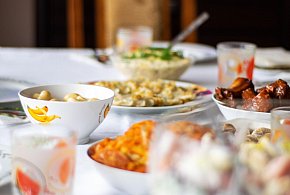 Polacy znów sięgną głębiej do kieszeni. Tyle wydają na świąteczne jedzenie-11824