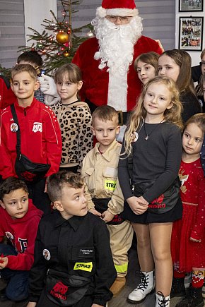 Mikołajkowy bal MDP w Nisku – święto młodych strażaków pełne nagród-1095