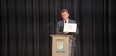 Plecionkarstwo na liście UNESCO. Uroczysta sesja Rady Powiatu Niżańskiego w Nisku