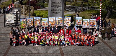 Przedszkolaki świętowały Dzień Flagi