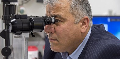 Pierwsze objawy zaćmy – kiedy zgłosić się do okulisty i nie przegapić momentu na l