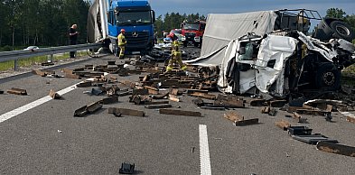 Zderzenie dwóch ciężarówek na S19