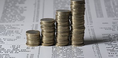 Krajowy system e-faktur różnie traktuje sprzedaż bez VAT oraz faktury dla