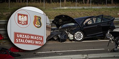 Autem kierował pracownik Urzędu Miasta Stalowej Woli-11321