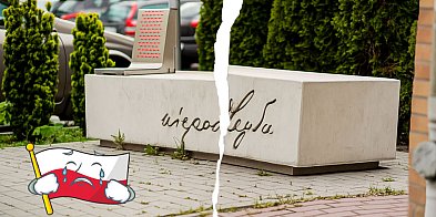 Ławka Niepodległości już się poddała-11612