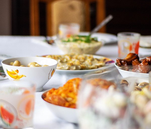 Polacy znów sięgną głębiej do kieszeni. Tyle wydają na świąteczne jedzenie-11824