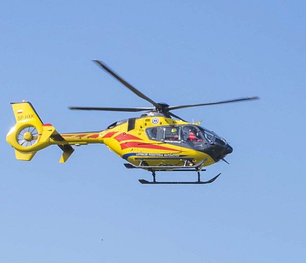 82-latek potrącił 6-latka. Kierowca nie żyje, dziecko w ciężkim stanie-11929