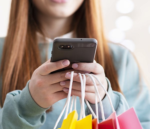 Zalando i Temu podpadły urzędowi. Klienci byli wprowadzani w błąd-11948