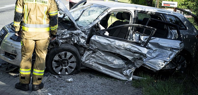 Zasłabł za kierownicą i zderzył się z Audi