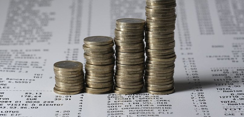 Krajowy system e-faktur różnie traktuje sprzedaż bez VAT oraz faktury dla