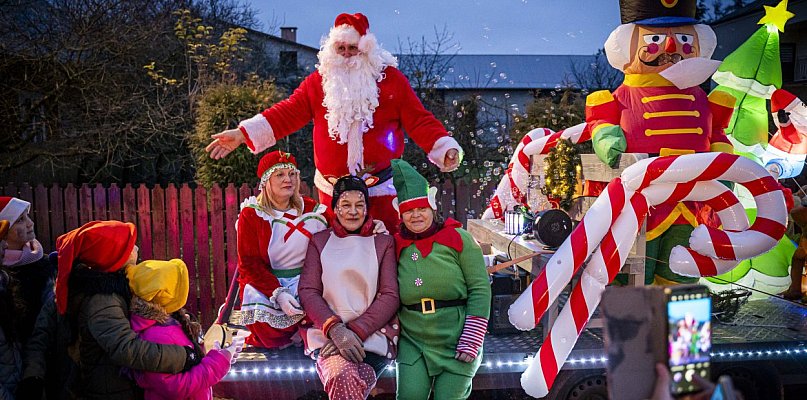 Parada Mikołajowa przejechała ulicami Kopek! - 11787