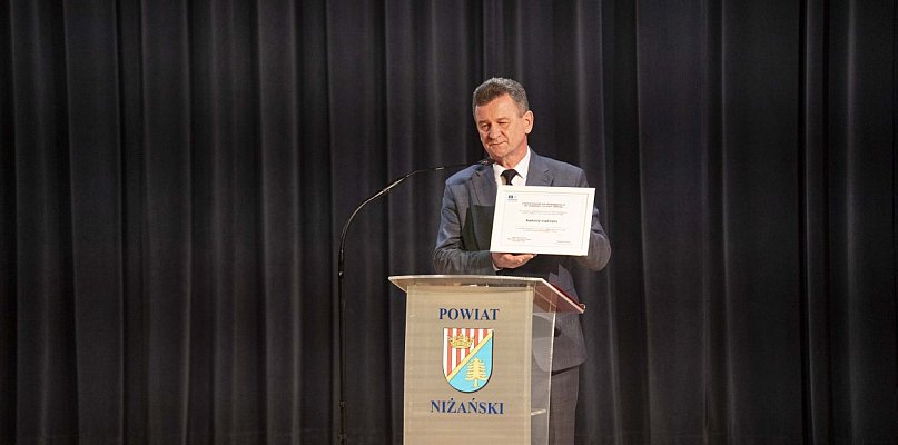 Plecionkarstwo na liście UNESCO. Uroczysta sesja Rady Powiatu Niżańskiego w Nisku