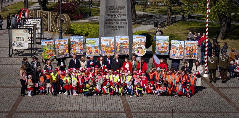 Przedszkolaki świętowały Dzień Flagi
