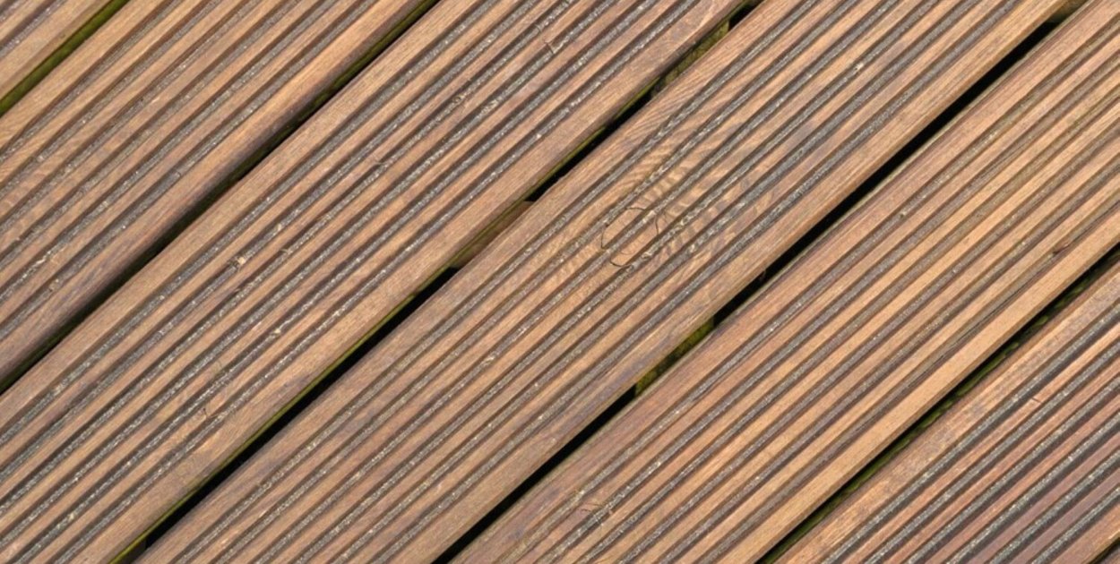 Taras drewniany krok po kroku - dobór deski, montaż i pielęgnacja