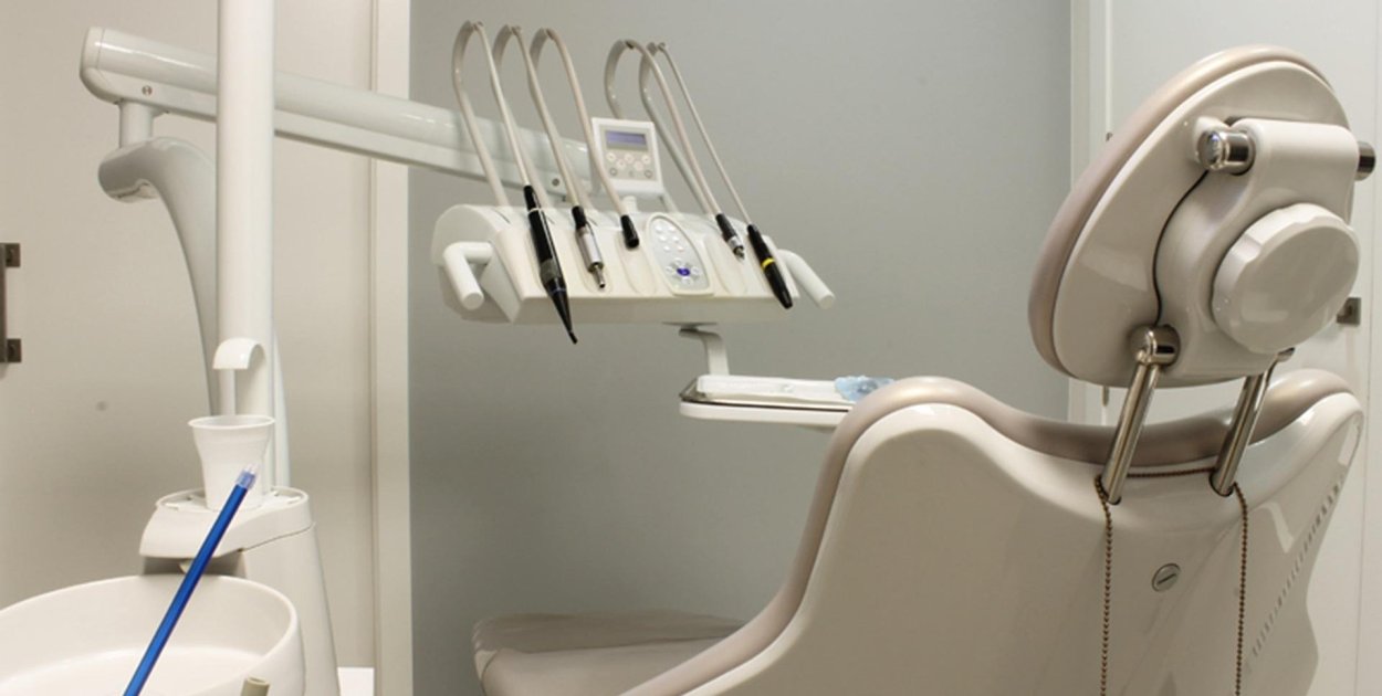 Leczenie zębów w opiece dla dzieci i dorosłych